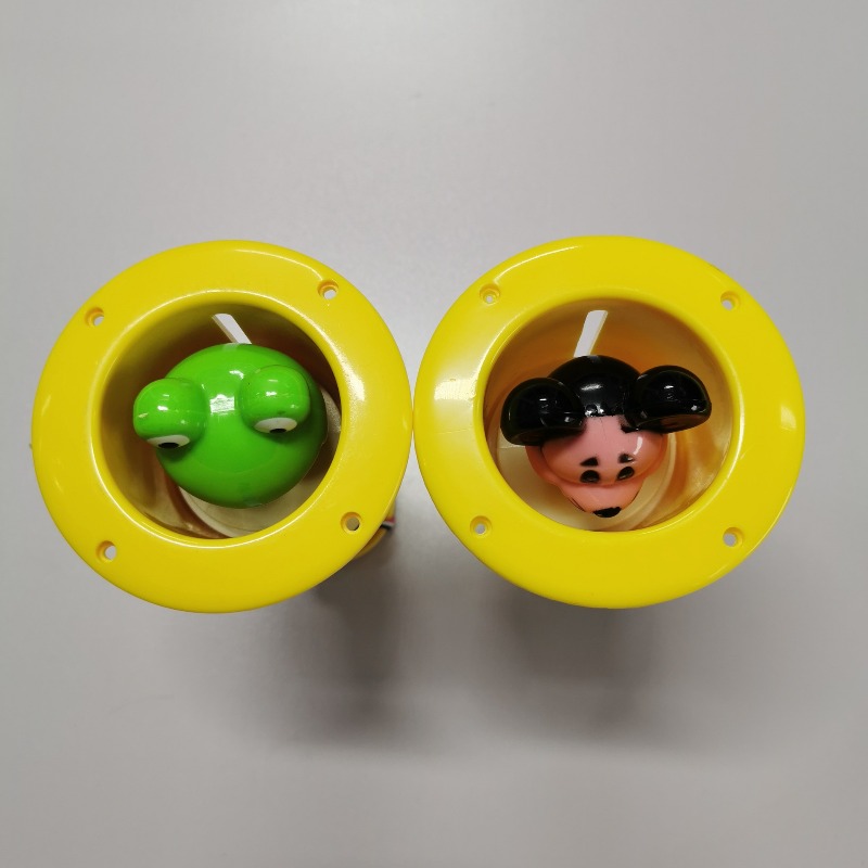 コイン式ゲームアーケード「モグラ叩き」ゲーム機、ぬいぐるみ付 - Coin Operated Kiddie Ride のレビューと価格