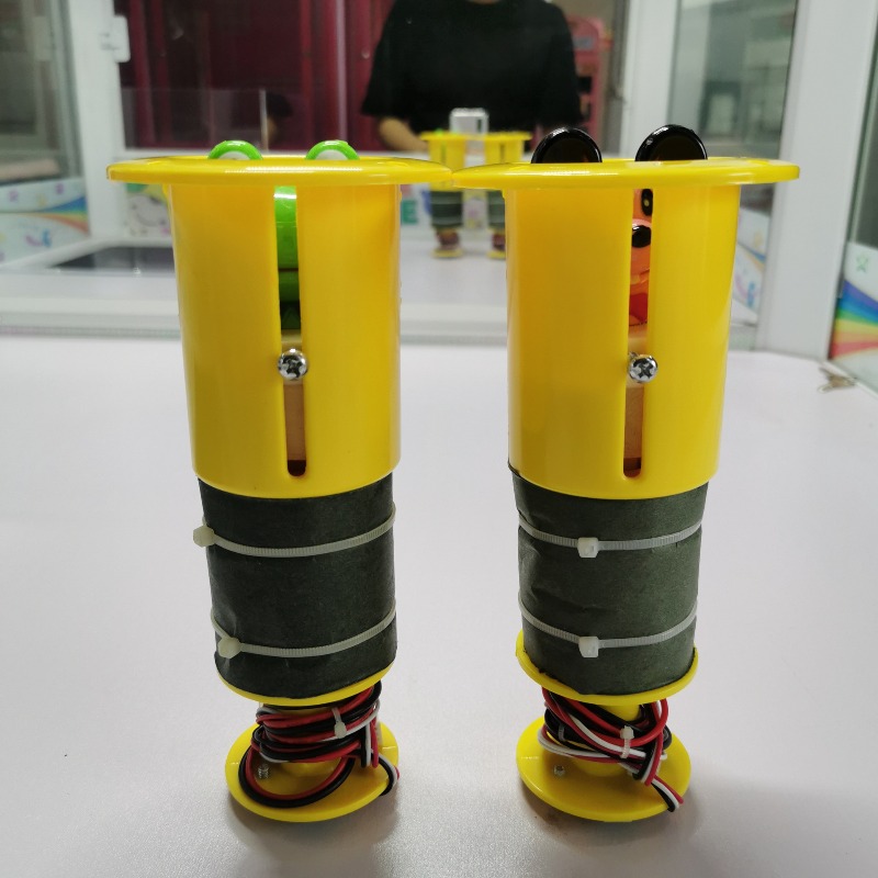 コイン式ゲームアーケード「モグラ叩き」ゲーム機、ぬいぐるみ付 - Coin Operated Kiddie Ride のレビューと価格